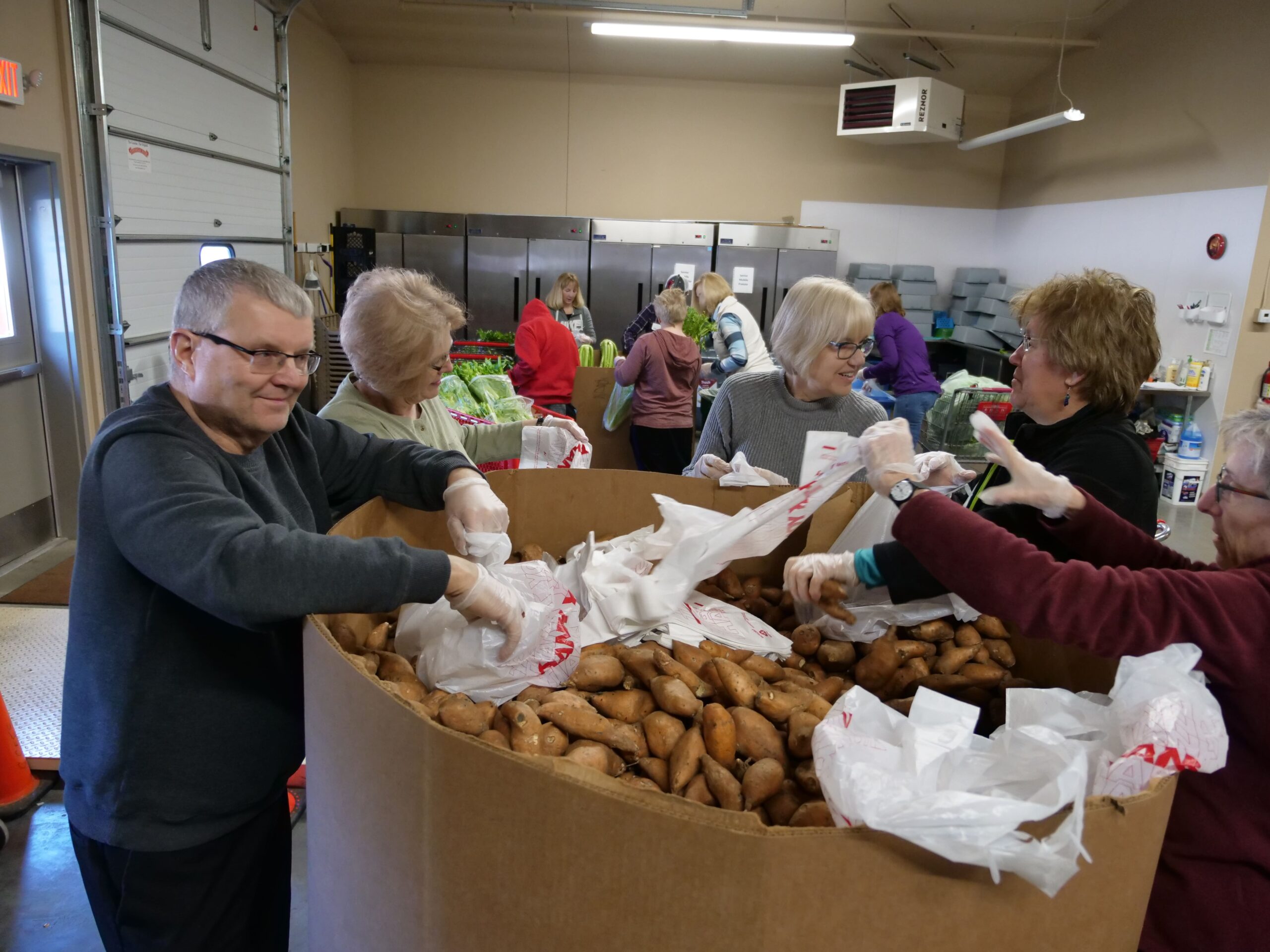 Missions Banner - Packing food